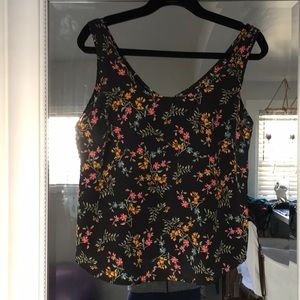 Tops - Flowy floral crop top Tops - Flowy floral crop top